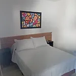 Apto Proximo A Praia 120 Mts Condominio Rio Vermelho - 3 Quartos 8 Hospedes