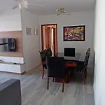 Apto Proximo A Praia 120 Mts Condominio Rio Vermelho - 3 Quartos 8 Hospedes