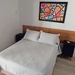 Apto Proximo A Praia 120 Mts Condominio Rio Vermelho - 3 Quartos 8 Hospedes