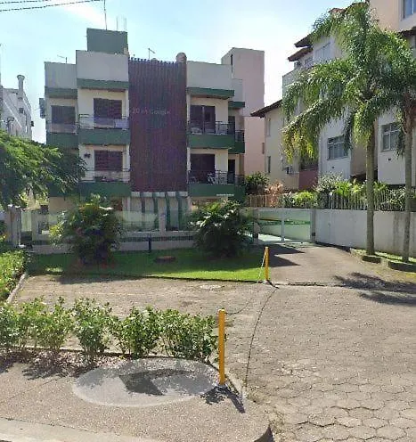 Apto Proximo A Praia 120 Mts Condominio Rio Vermelho - 3 Quartos 8 Hospedes